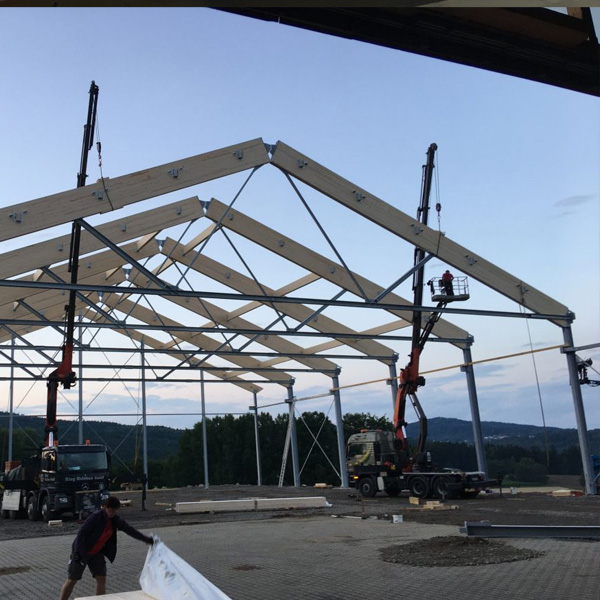 Eigene neue Produktionshalle der Zimmerei Ring