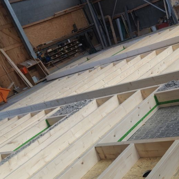 Holzwände für ein Holzhaus der Zimmerei Ring