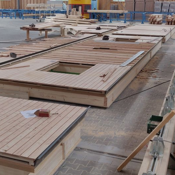 Holzwände für ein Holzhaus der Zimmerei Ring